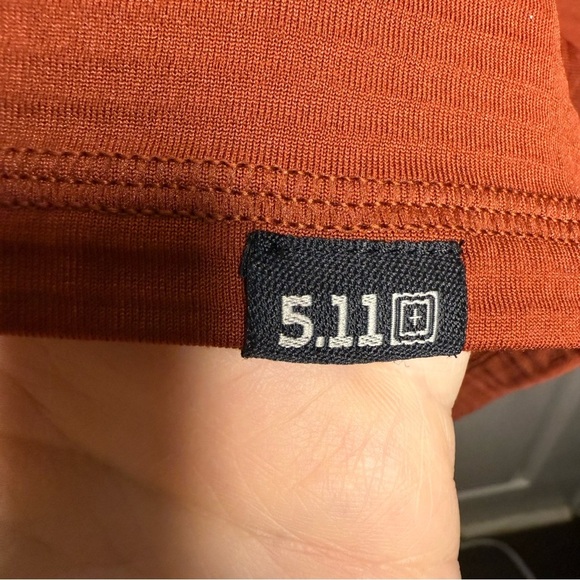 5.11 Tactical Men’s Long Sleeved 3/4 Zipper Performance Top Size XL GUC Rust Red - Picture 2 of 6